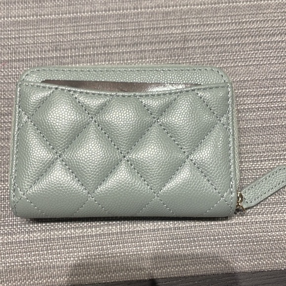 Great Condition Caviar Chanel Zipped Coin Purse - Picture 2 of 15